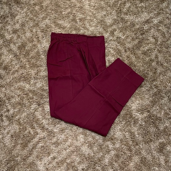 Embroidered suit with organza dupatta - Picture 3 of 3